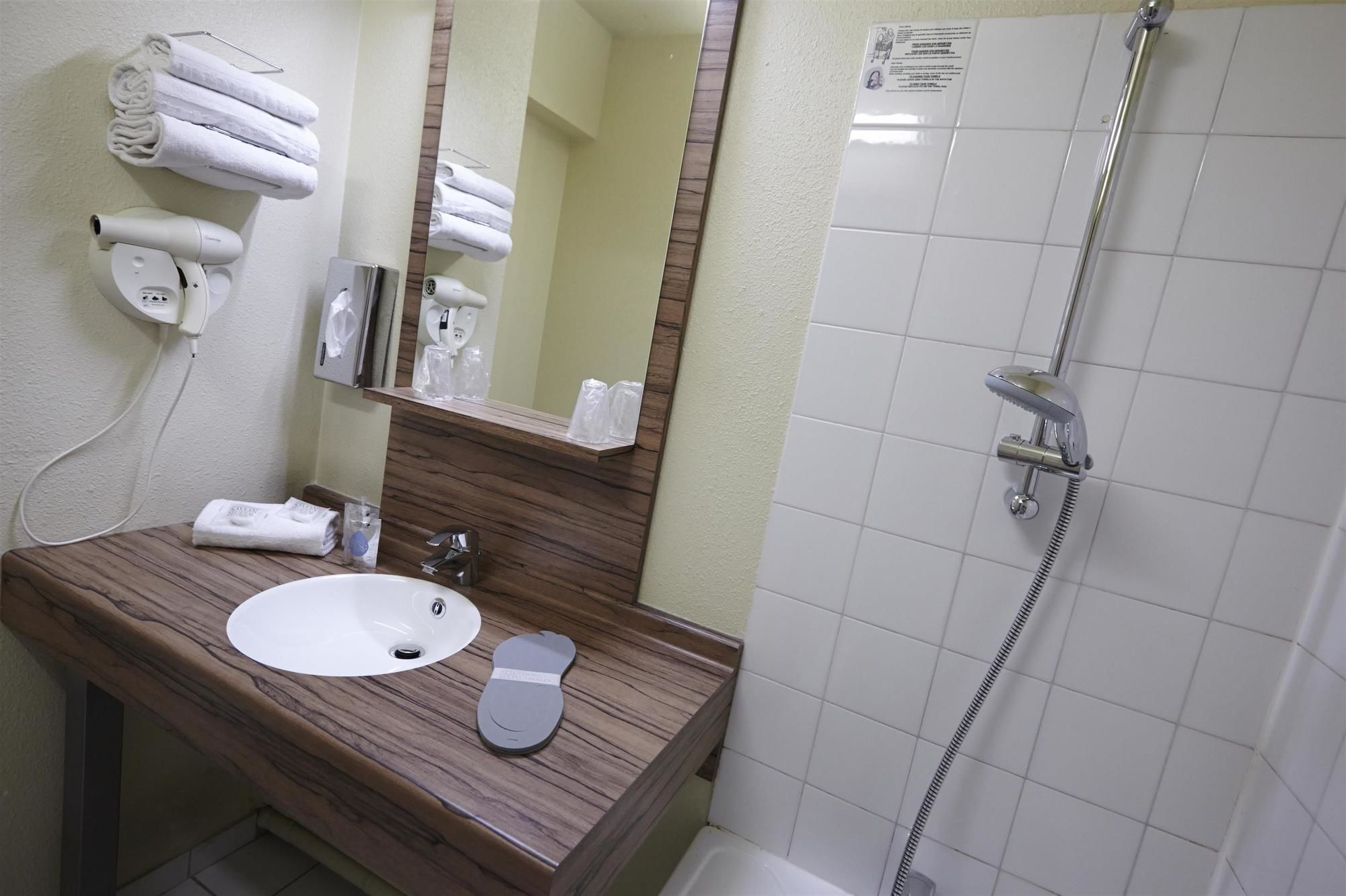 Фото ibis Styles Toulouse Centre Canal du Midi