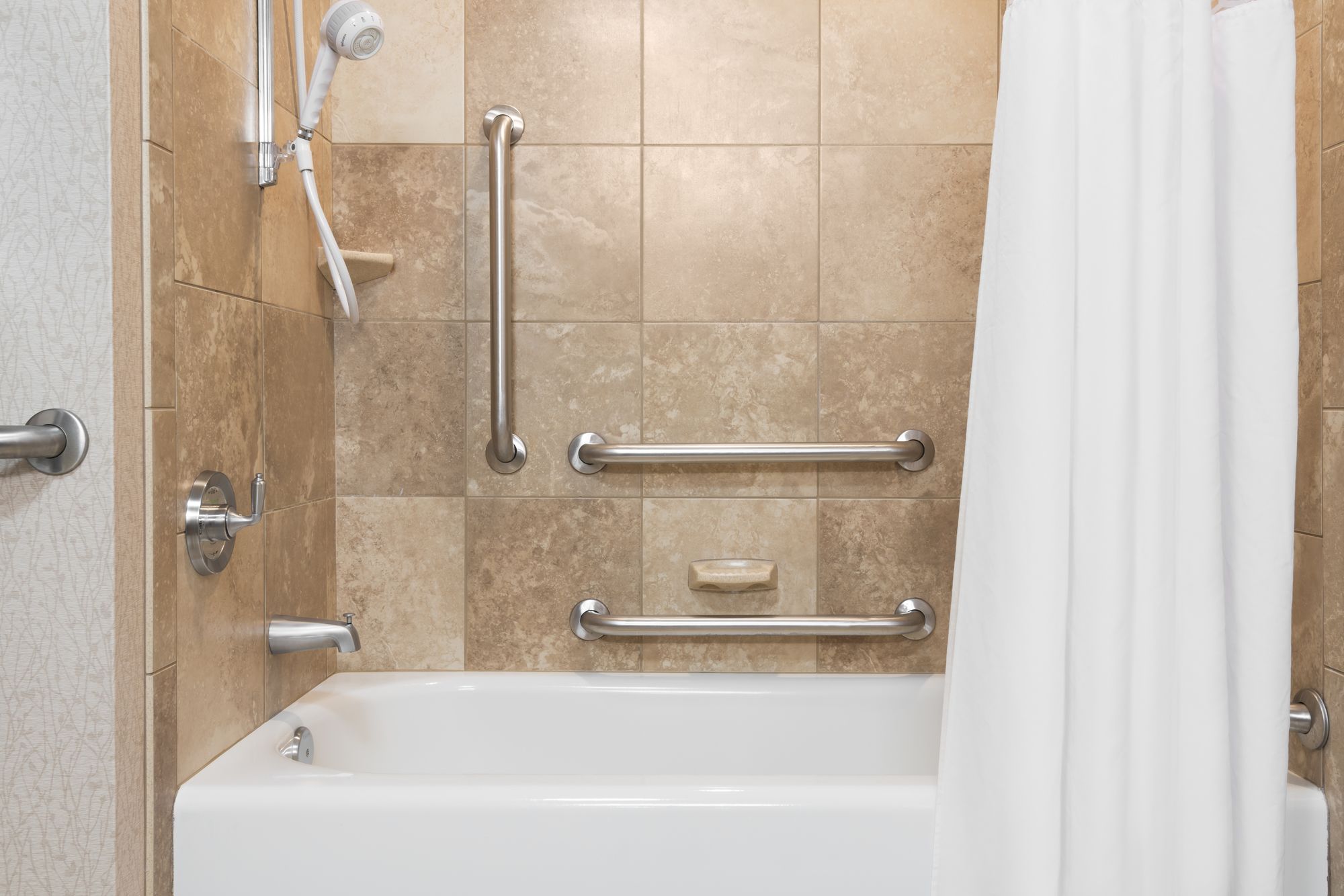 Фото Hampton Inn & Suites Buffalo Downtown