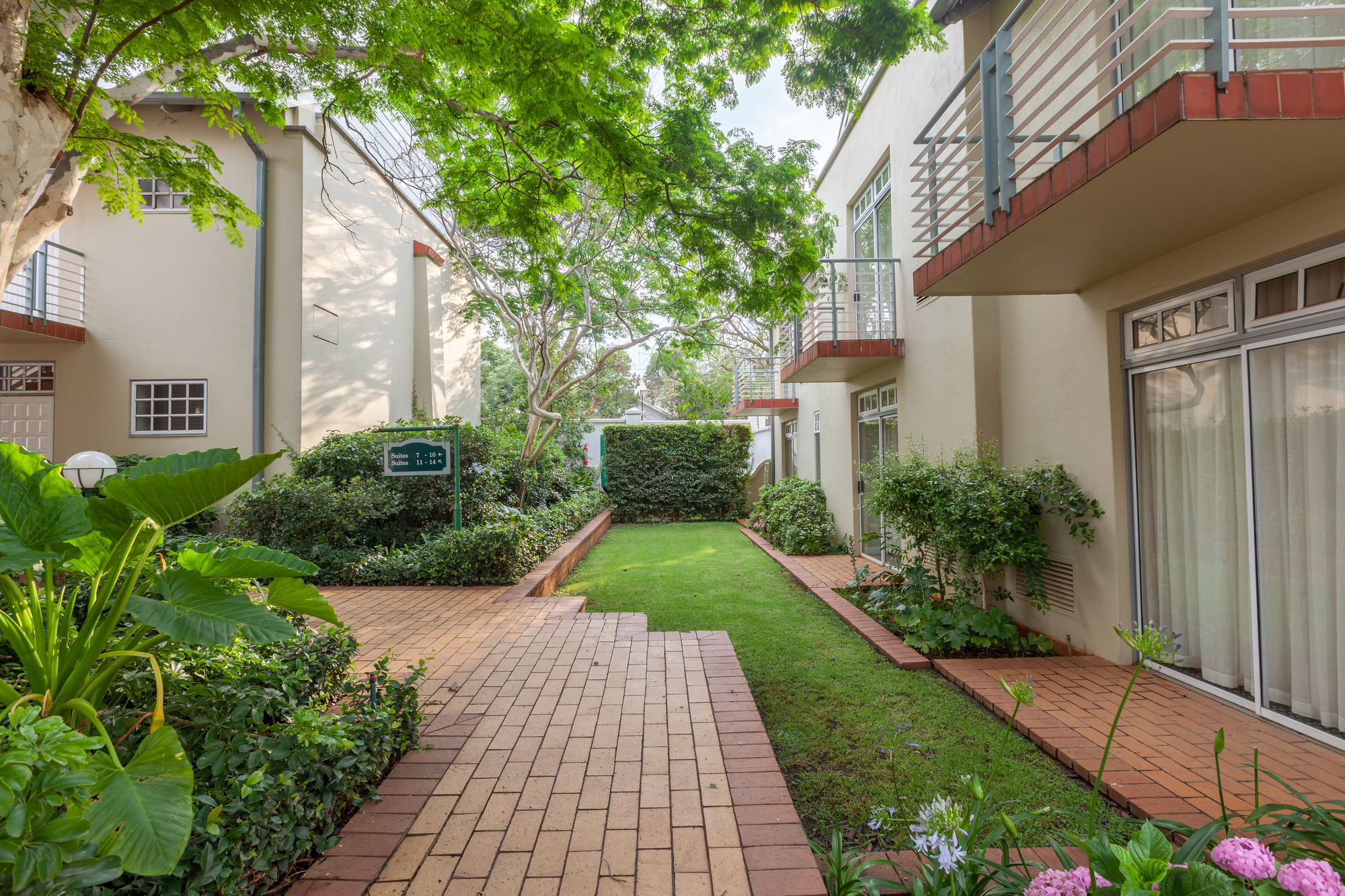 Фото отеля 3