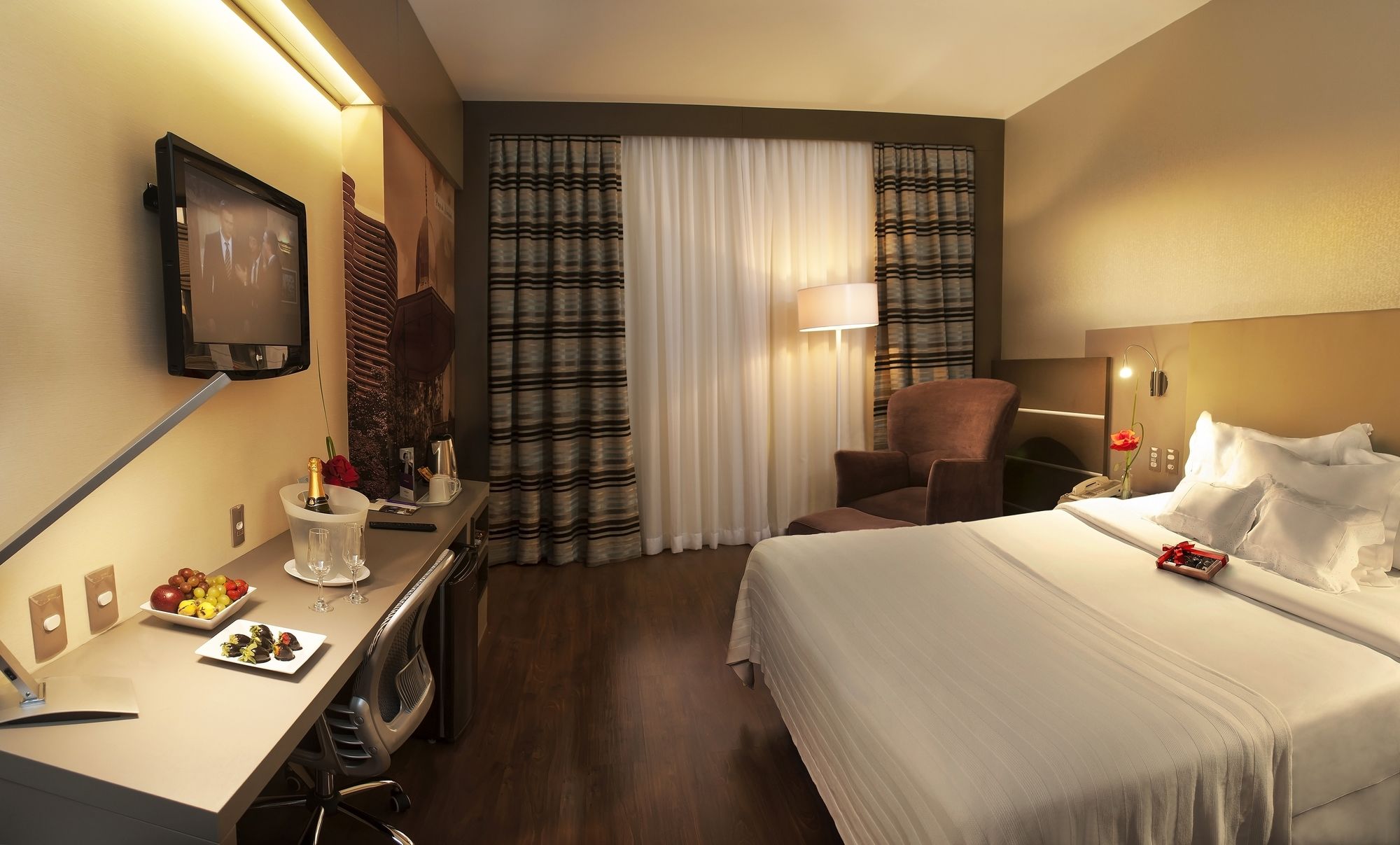 Фото Mercure Belo Horizonte Lourdes