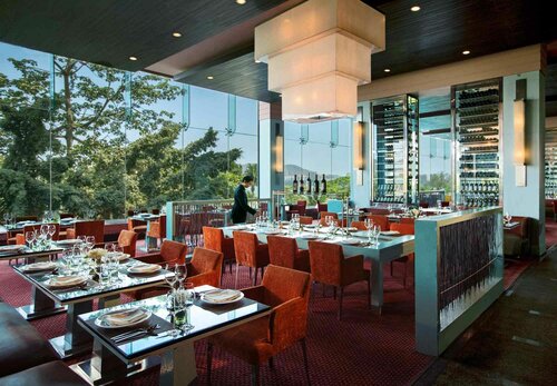 Внешний вид отеля Lakeside Chalet - Mumbai, Marriott Executive Apartments в Мумбаях, фото 2