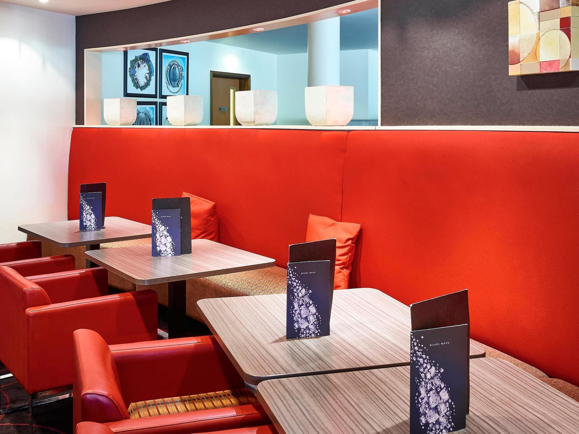 Фото Novotel Milton Keynes