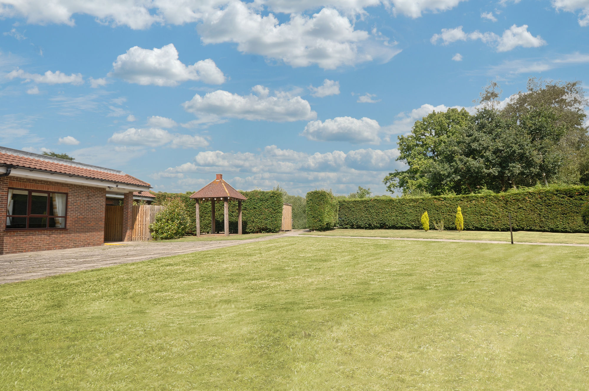 Фото Holiday Inn London Gatwick Worth