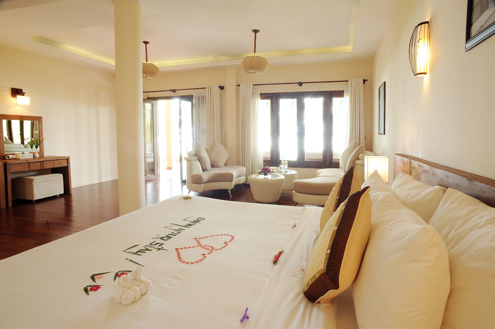 Фото Vinh Hung Riverside Resort & SPA