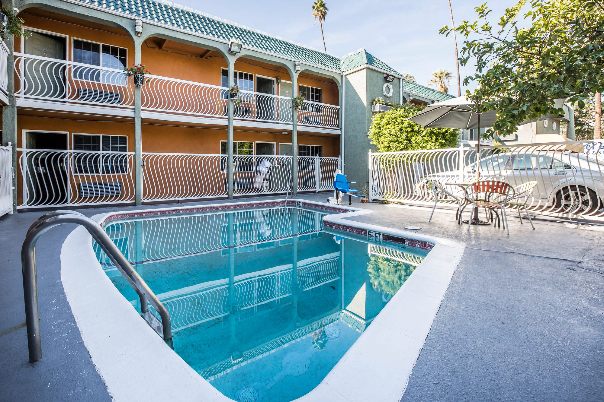 Фото отеля 4