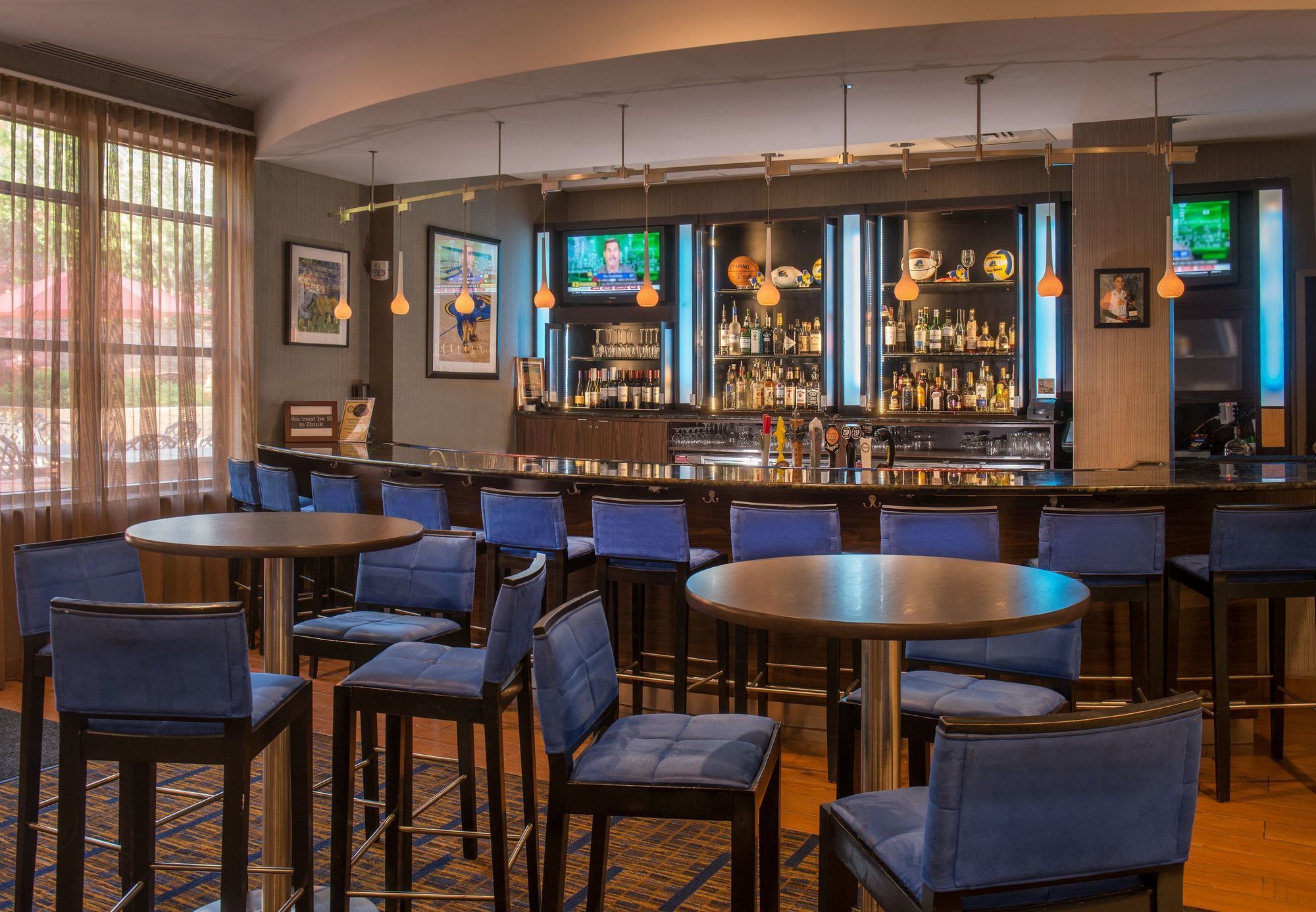 Фото Courtyard by Marriott Newark-University of Delaware