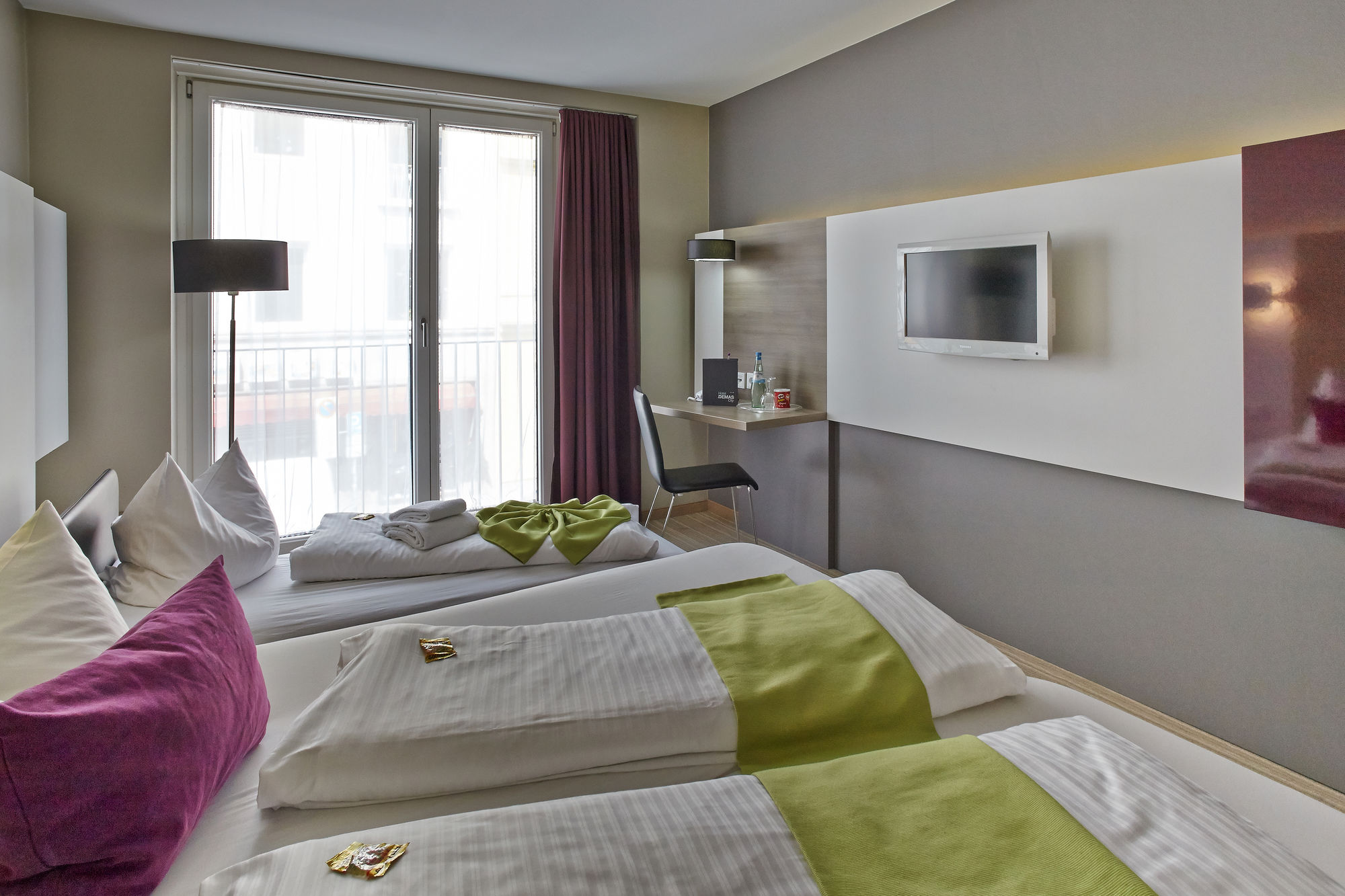 Фото Hotel Demas City