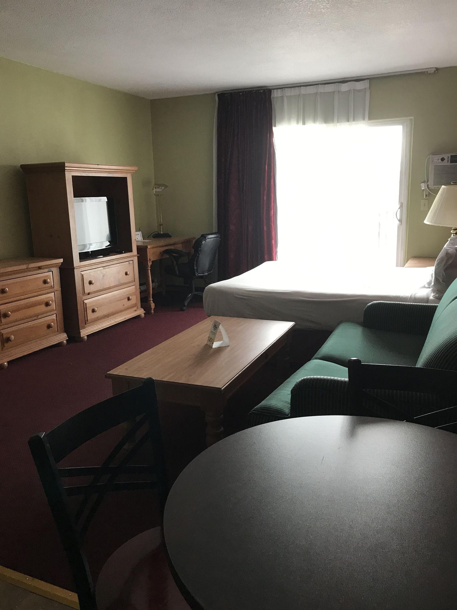 Фото Americas Best Value Inn & Suites Anchorage Airport