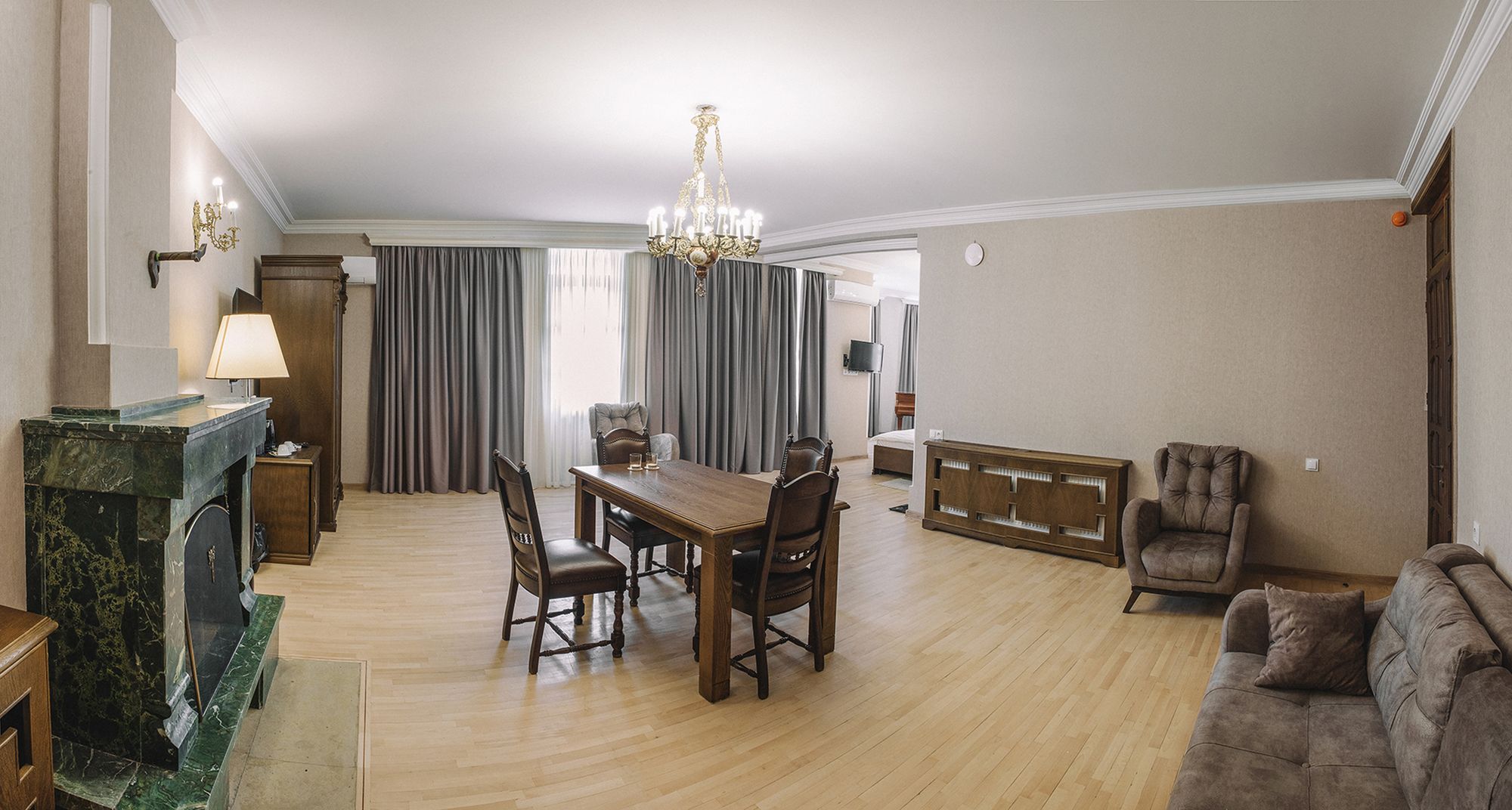 Фото Imperial House