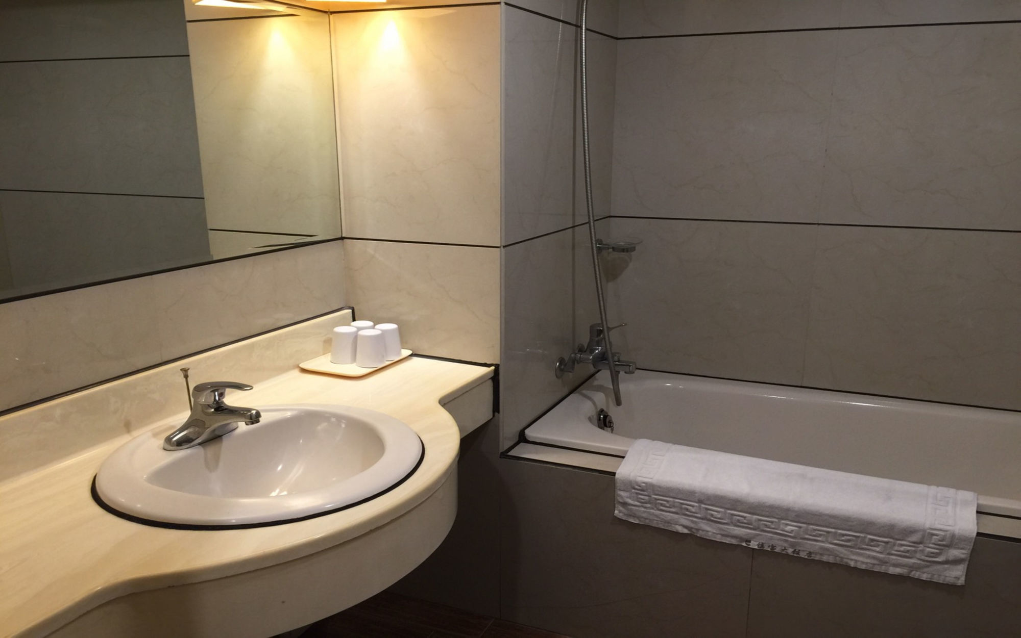 Фото Cheng Pao Hotel