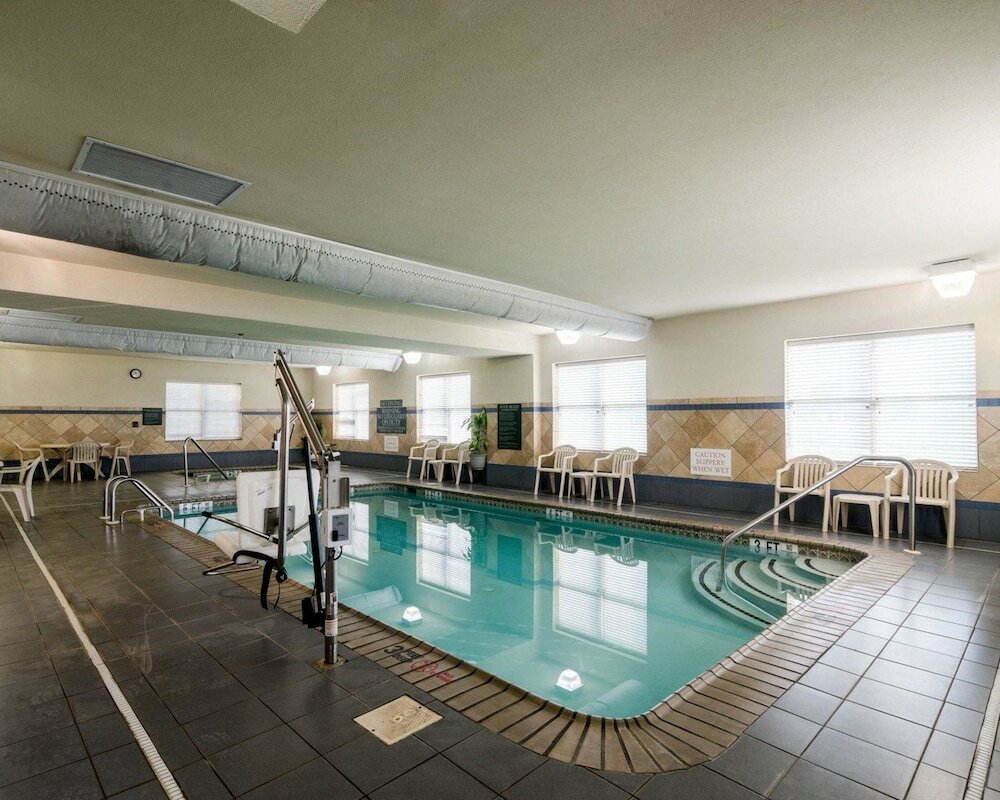 Фото Comfort Inn & Suites