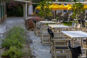 Гостиница Mayfair Gardens