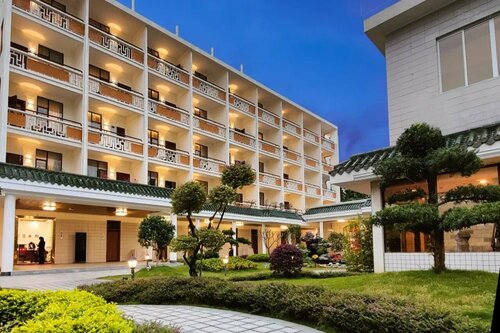 Гостиница White Swan Guest House в Чжаоцине