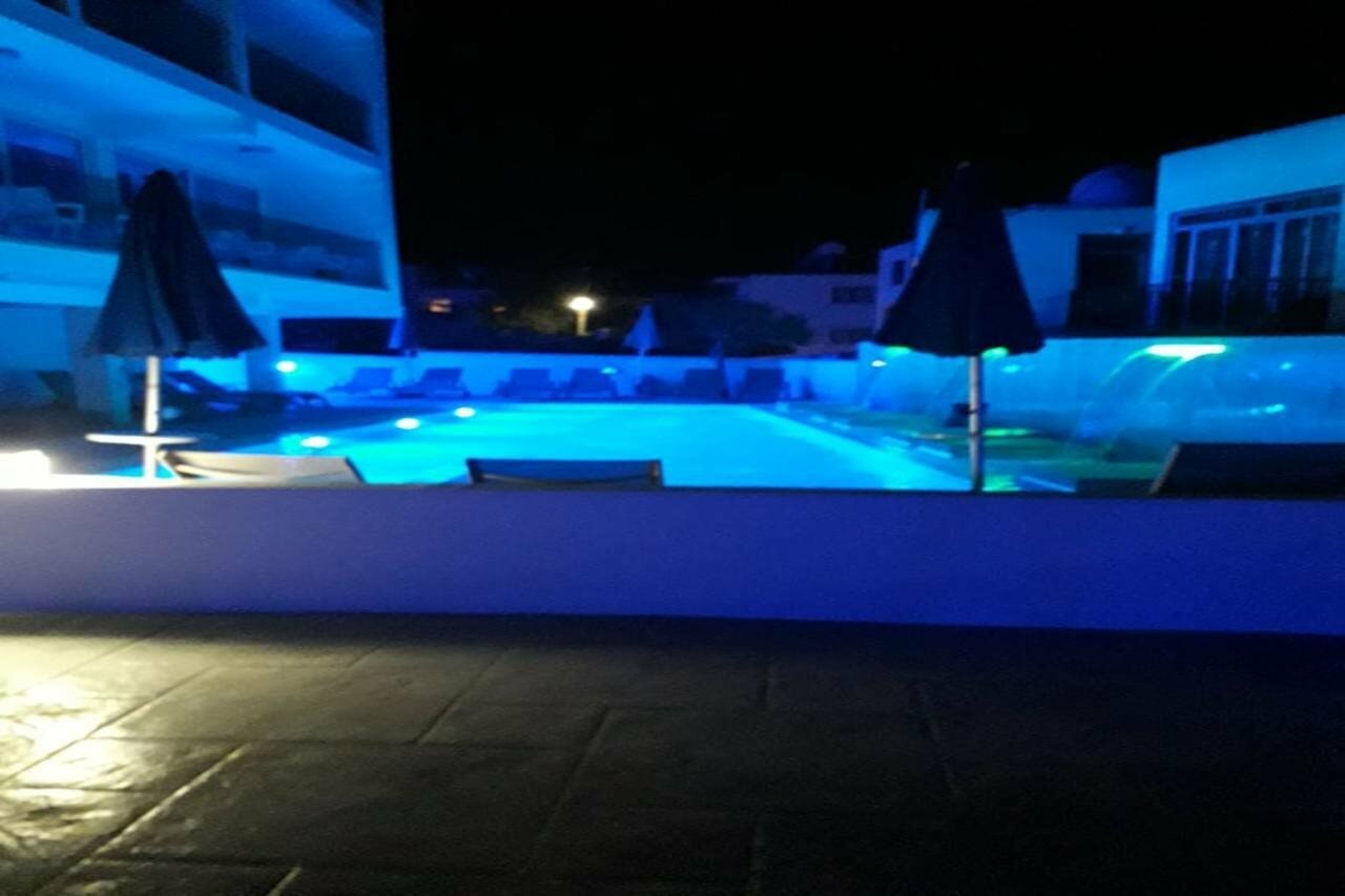 Фото Sunny Blue Hotel