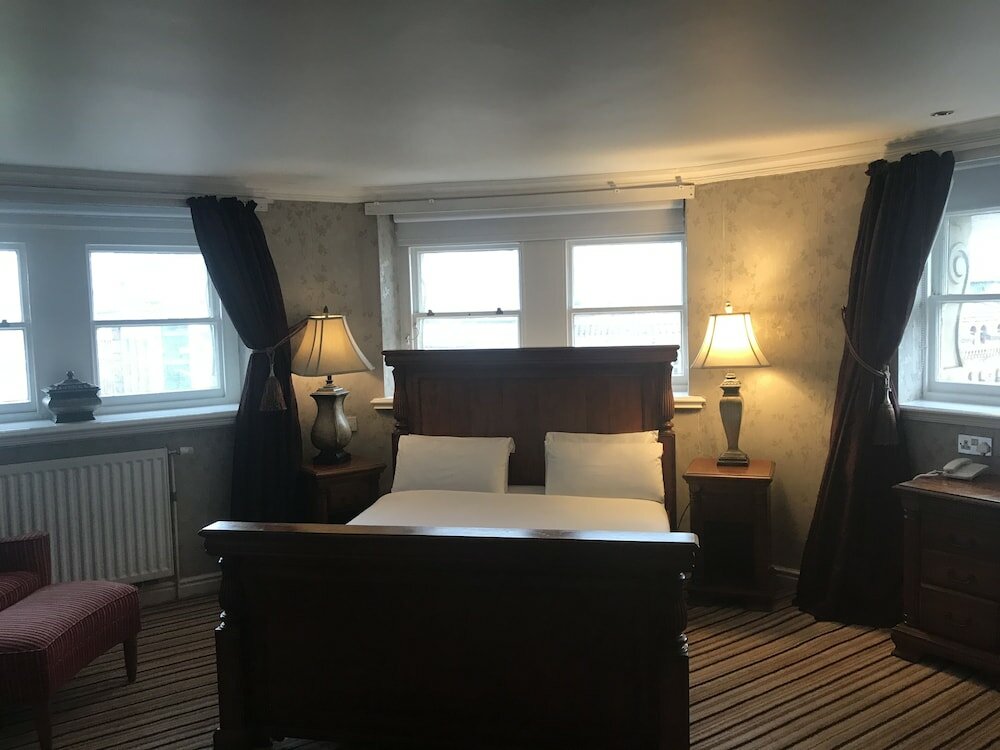 Фото Sir Thomas Hotel