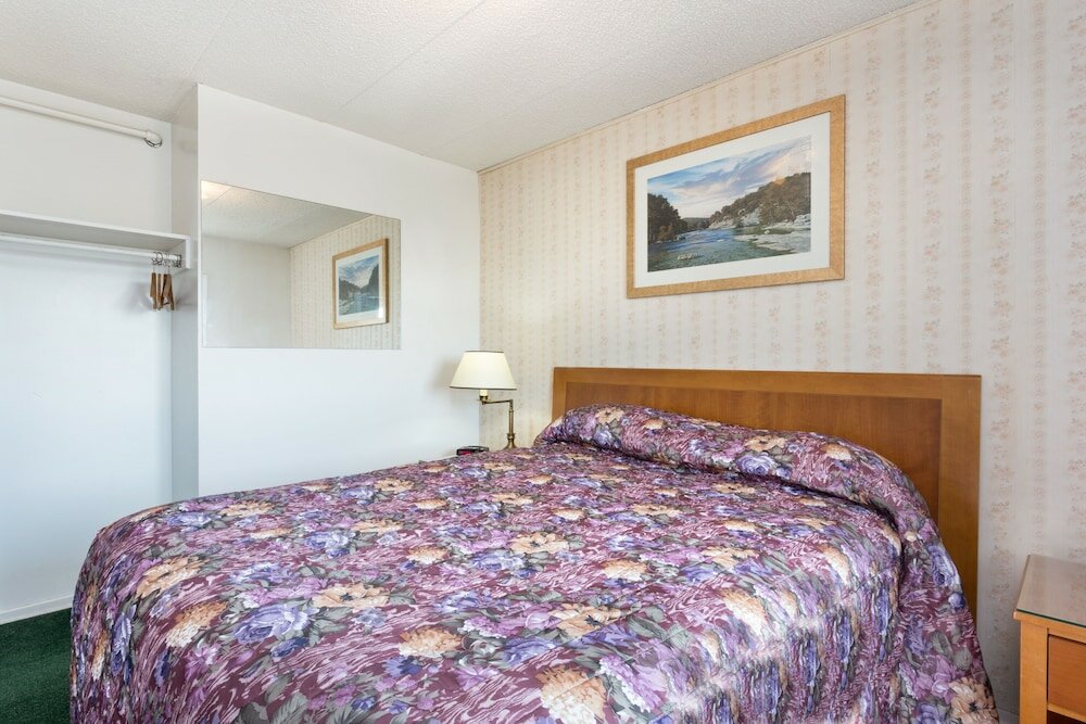 Фото Moosejaw Inn