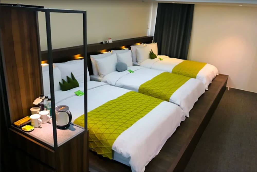 Фото Metro Hotel