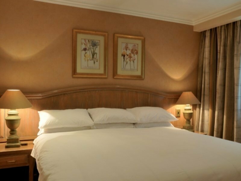 Фото Protea Hotel by Marriott Johannesburg Balalaika Sandton