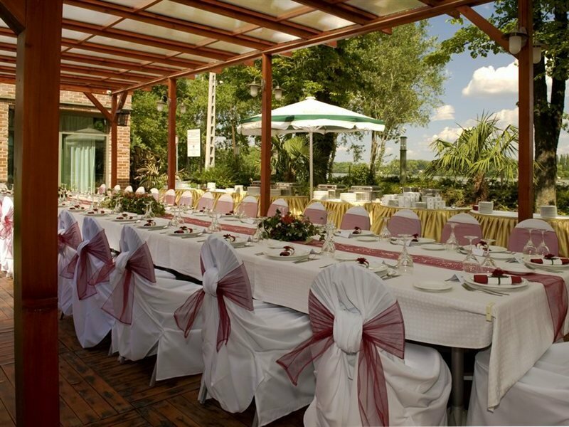 Фото Holiday Beach Budapest Wellness Hotel with Sauna Park