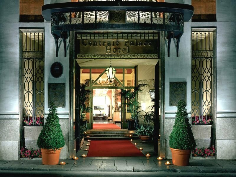 Фото отеля 1