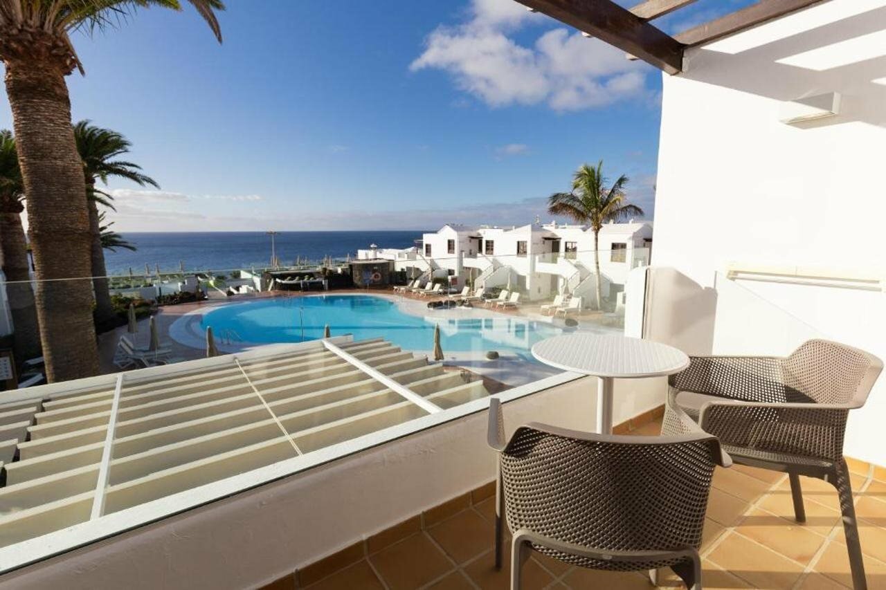 Фото R2 Bahía Kontiki Beach Apartments