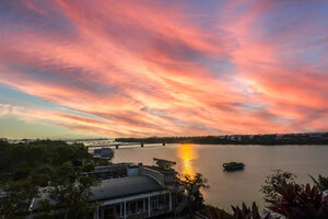 Гостиница Century Riverside