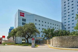 Гостиница Ibis Monterrey Valle