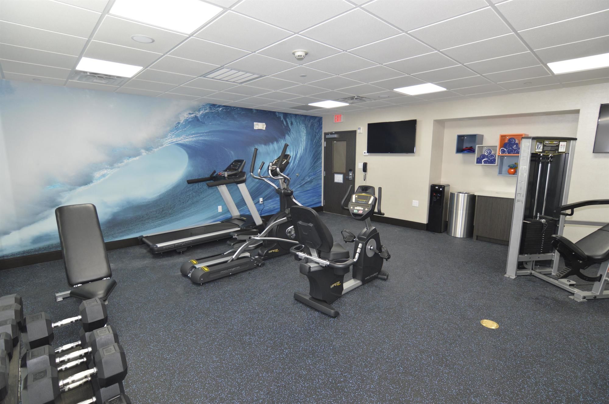 Фото Best Western Plus Pasadena Inn & Suites