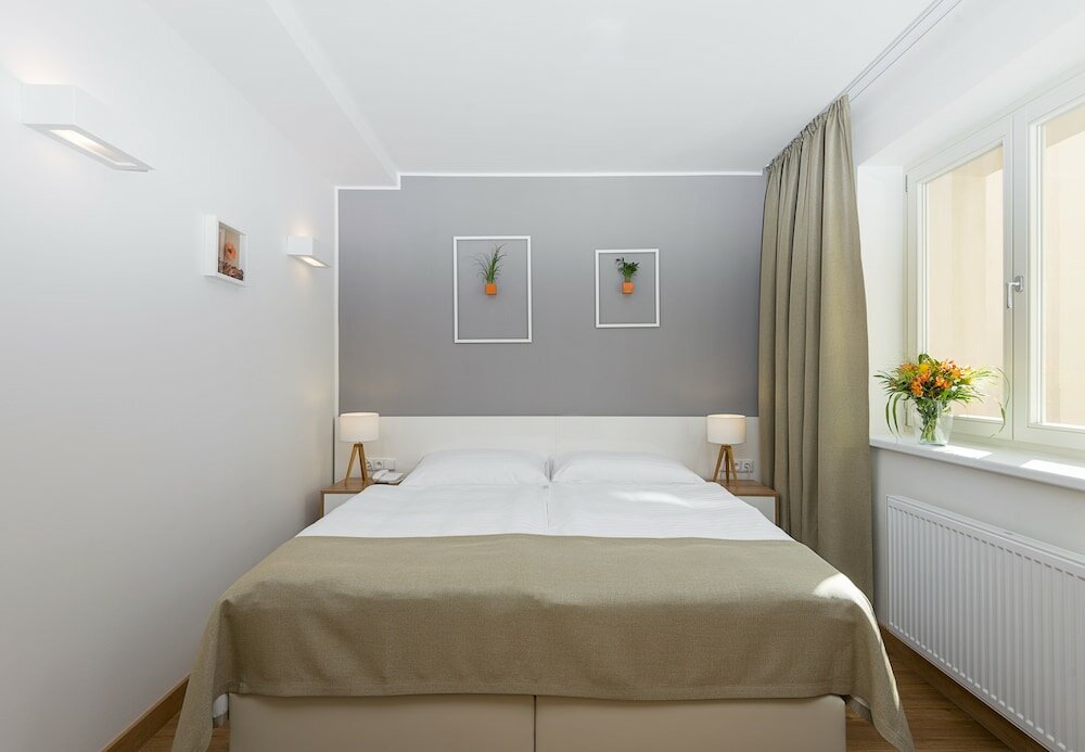 Фото Hotel Garden Court