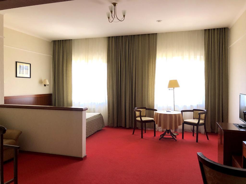 Фото Премьер