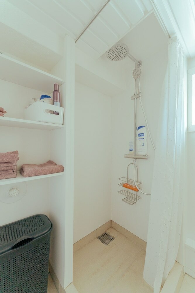 Фото Lovely 4-Br House Sea View Nature