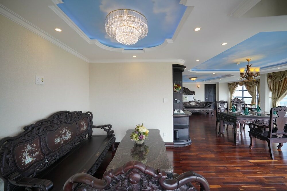 Фото V-Hotel Da Nang Beach