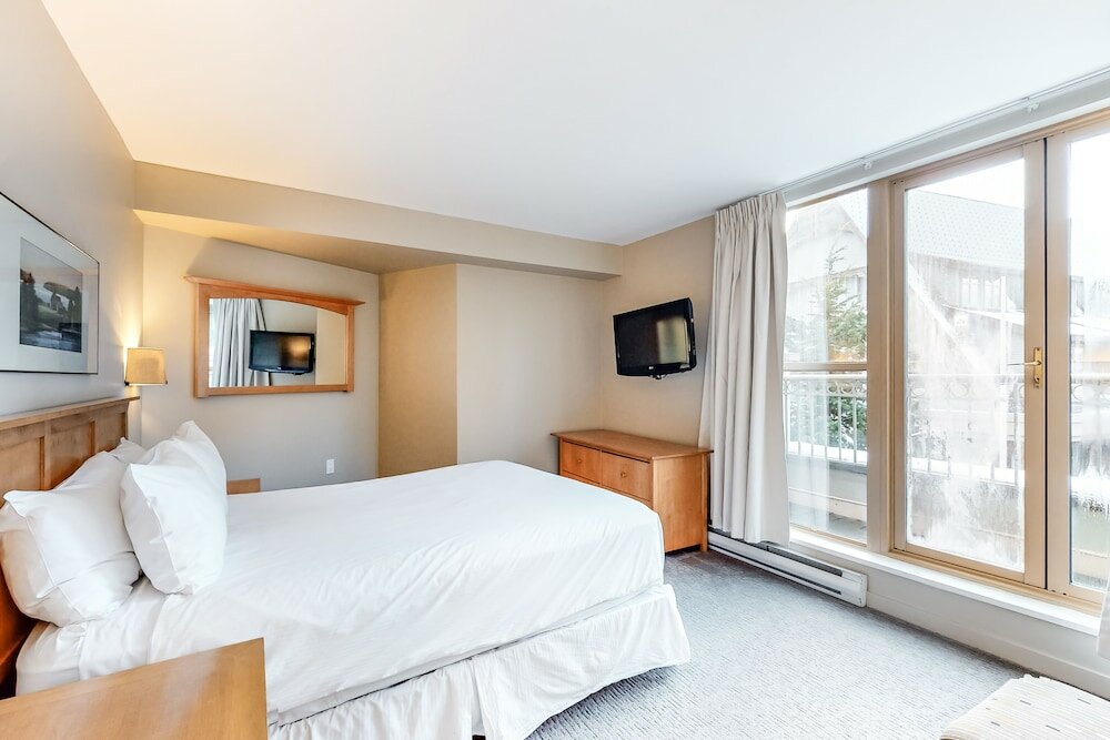 Фото Whistler Peak Lodge