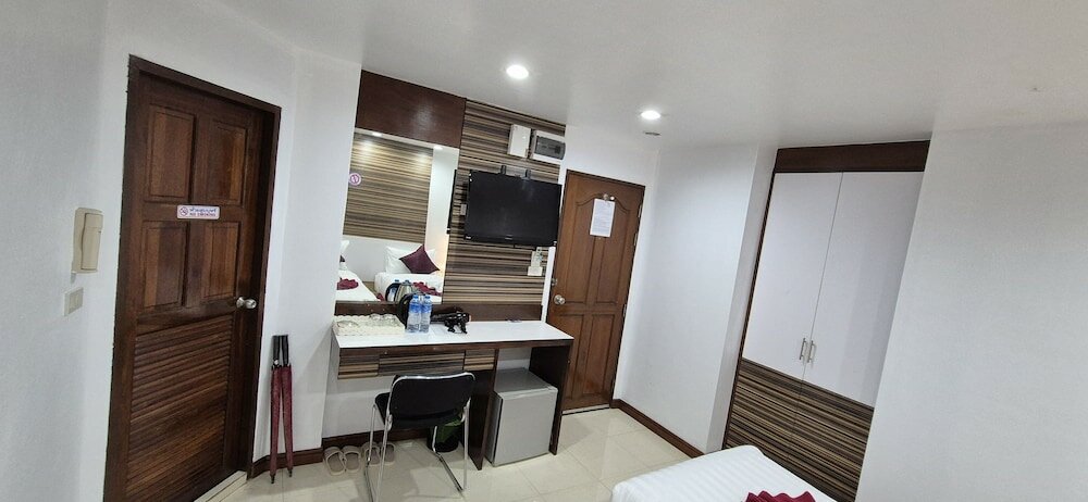 Фото Patong Max Value Hotel
