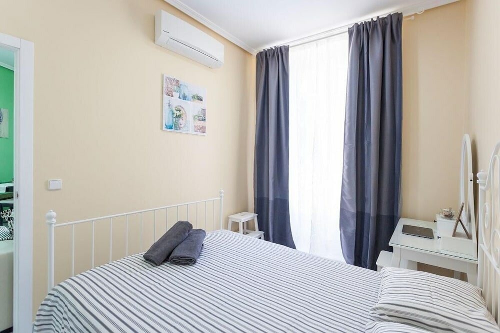 Фото Sunny Urban Apt. Historic District - Sol