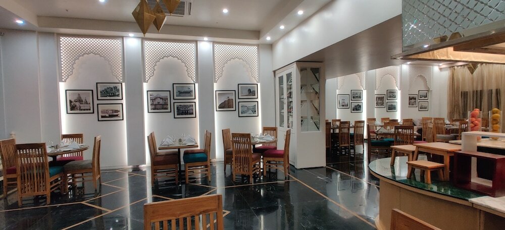 Фото Radiant Globus Hotel