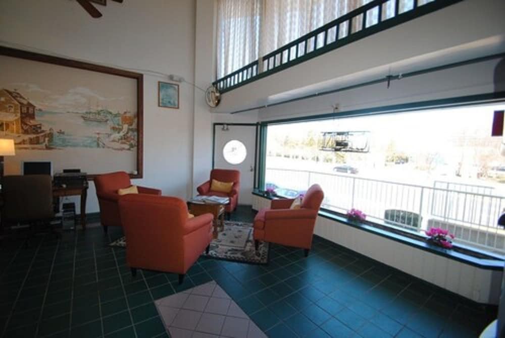 Фото Lee High Inn