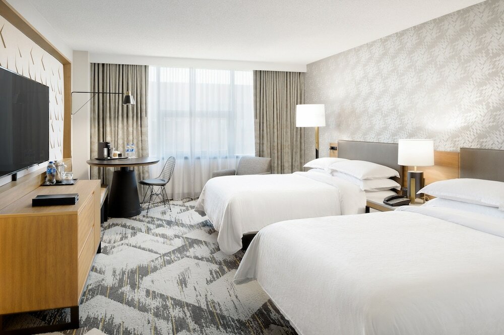 Фото Sheraton Cerritos Hotel