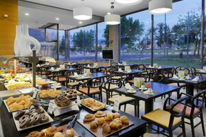 Гостиница Elba Almería Business & Convention Hotel