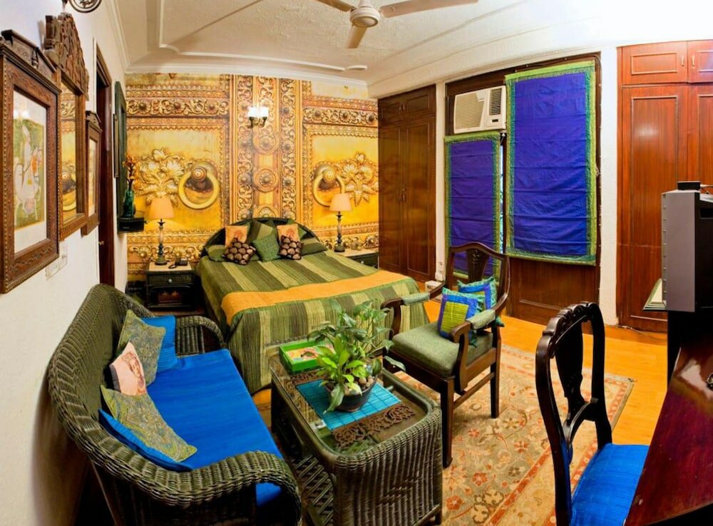 Фото On The House