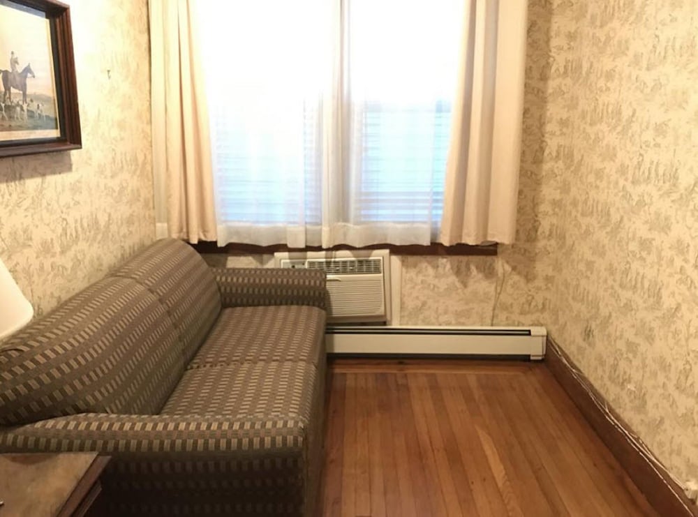 Фото Americas Cup Inn