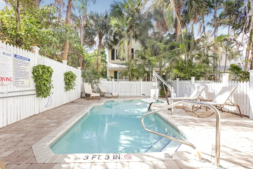 Фото Weatherstation Inn