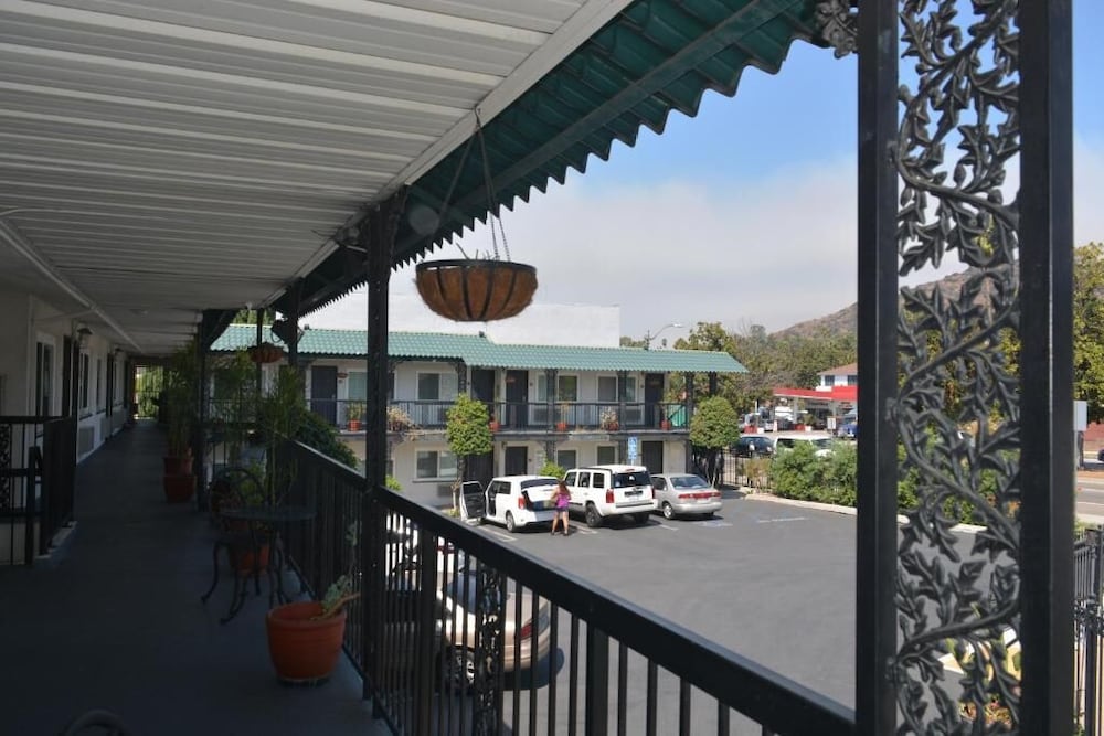 Фото Welcome Inn on Colorado Blvd