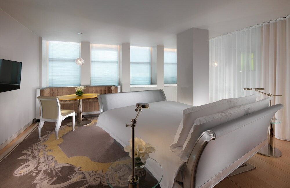 Фото Sanderson London