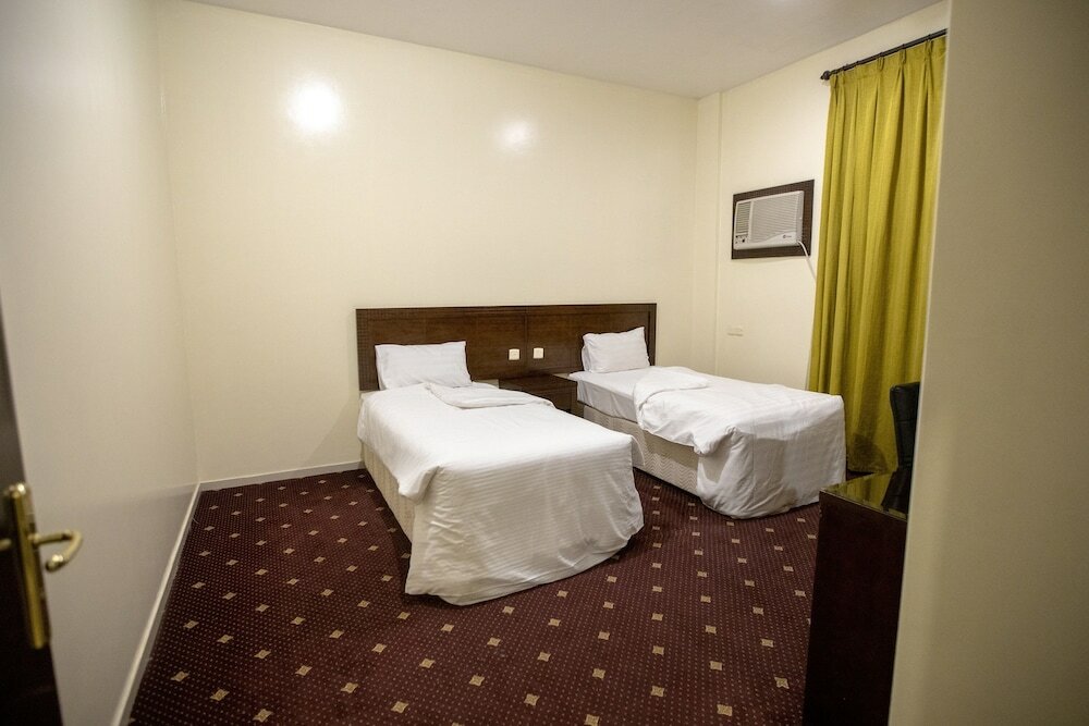 Фото Al Raha Hotel Suites