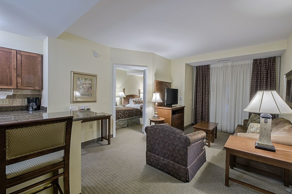 Фото Staybridge Suites Harrisburg, an Ihg Hotel
