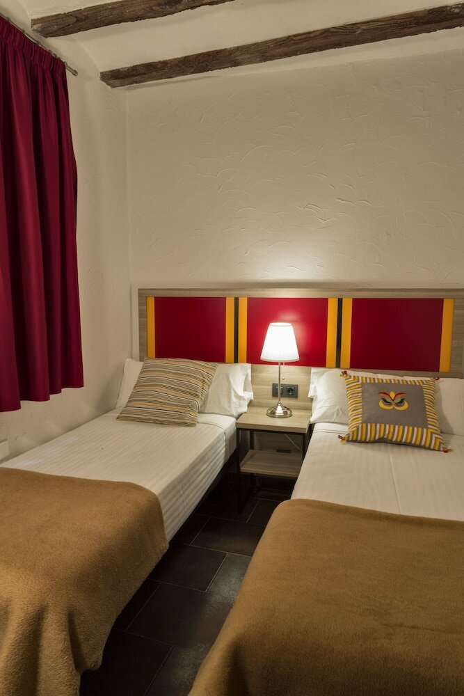 Фото Apartaments Ciutat Vella