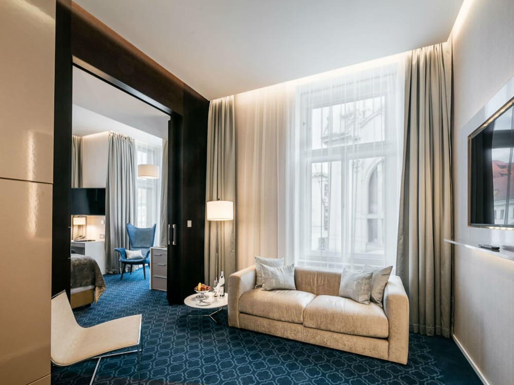 Фото Kings Court