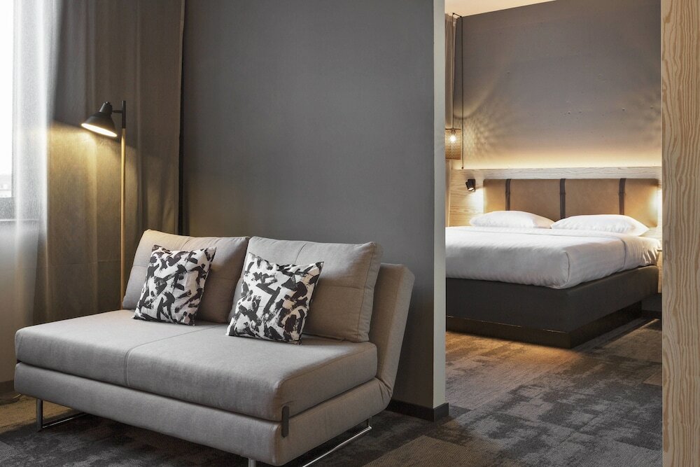 Фото Moxy Duesseldorf South