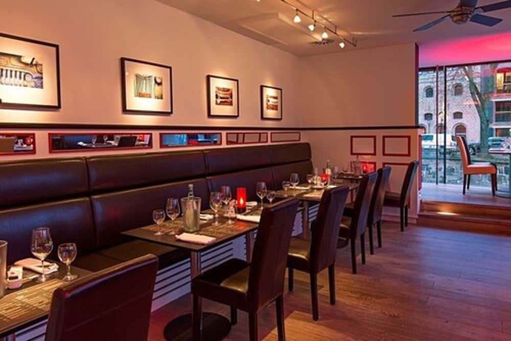 Фото Dormero Hotel Altes Kaufhaus Lüneburg